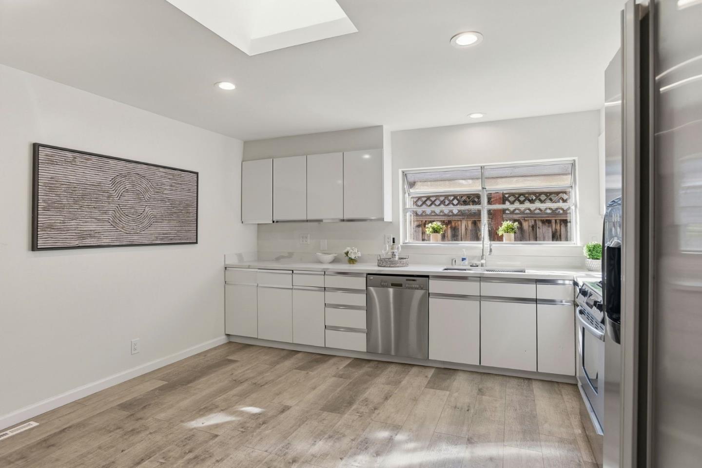 Detail Gallery Image 12 of 48 For 1079 Annapolis Dr, San Mateo,  CA 94403 - 4 Beds | 3 Baths