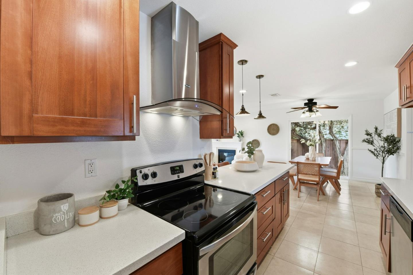 Detail Gallery Image 5 of 27 For 3359 Jenkins Ave, San Jose,  CA 95118 - 3 Beds | 2 Baths