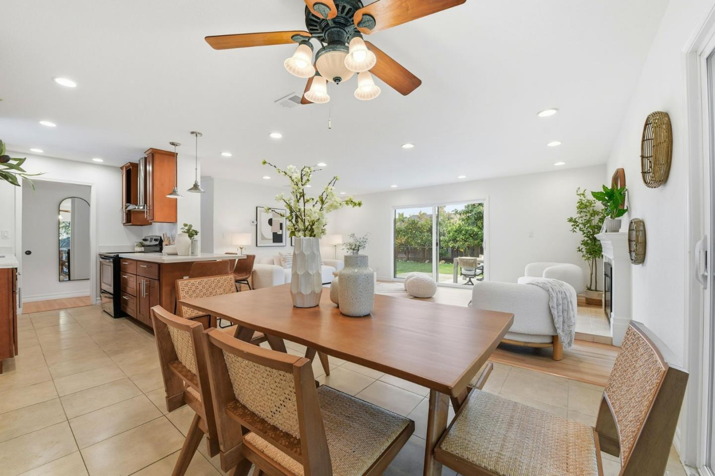 Detail Gallery Image 7 of 27 For 3359 Jenkins Ave, San Jose,  CA 95118 - 3 Beds | 2 Baths