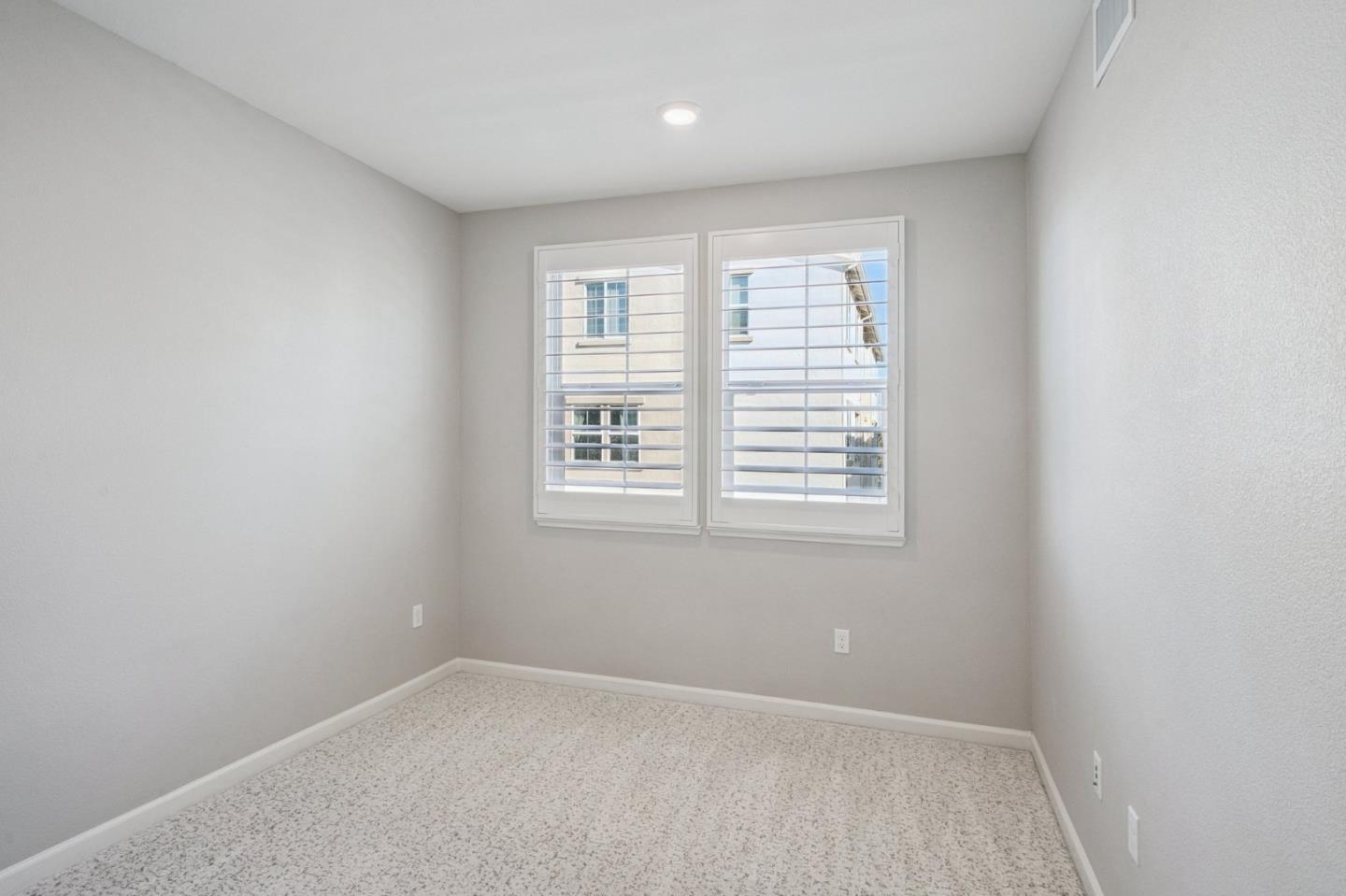 Detail Gallery Image 11 of 21 For 605 El Camino Real, Redwood City,  CA 94063 - 2 Beds | 2 Baths