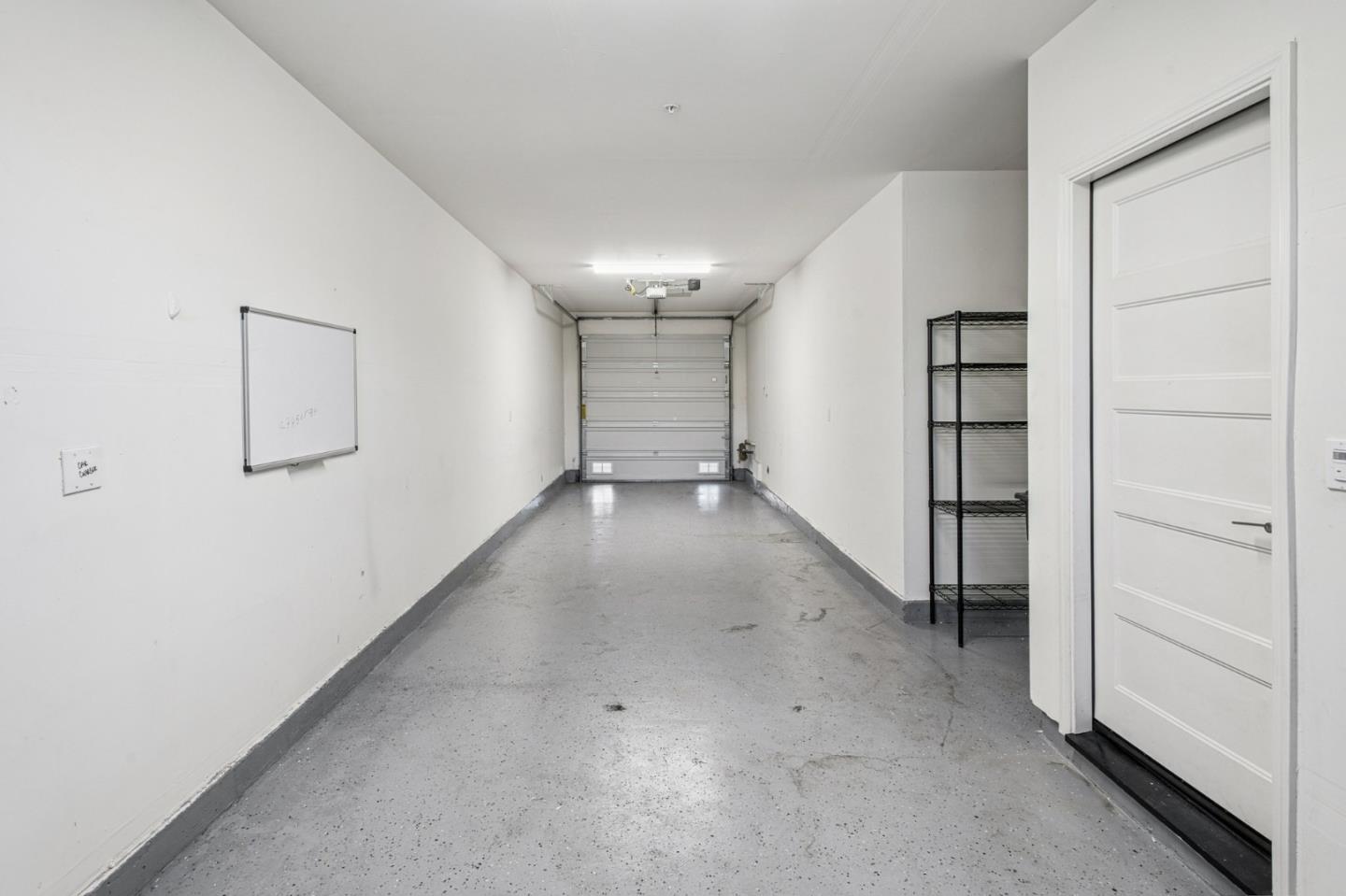 Detail Gallery Image 3 of 21 For 605 El Camino Real, Redwood City,  CA 94063 - 2 Beds | 2 Baths