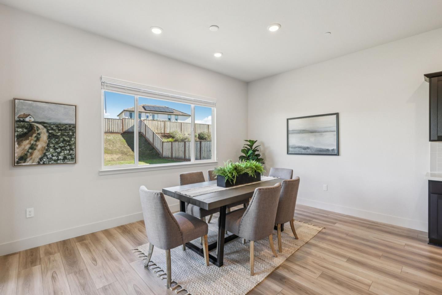 Detail Gallery Image 12 of 78 For 179 Luna Way, Hollister,  CA 95023 - 4 Beds | 2/1 Baths