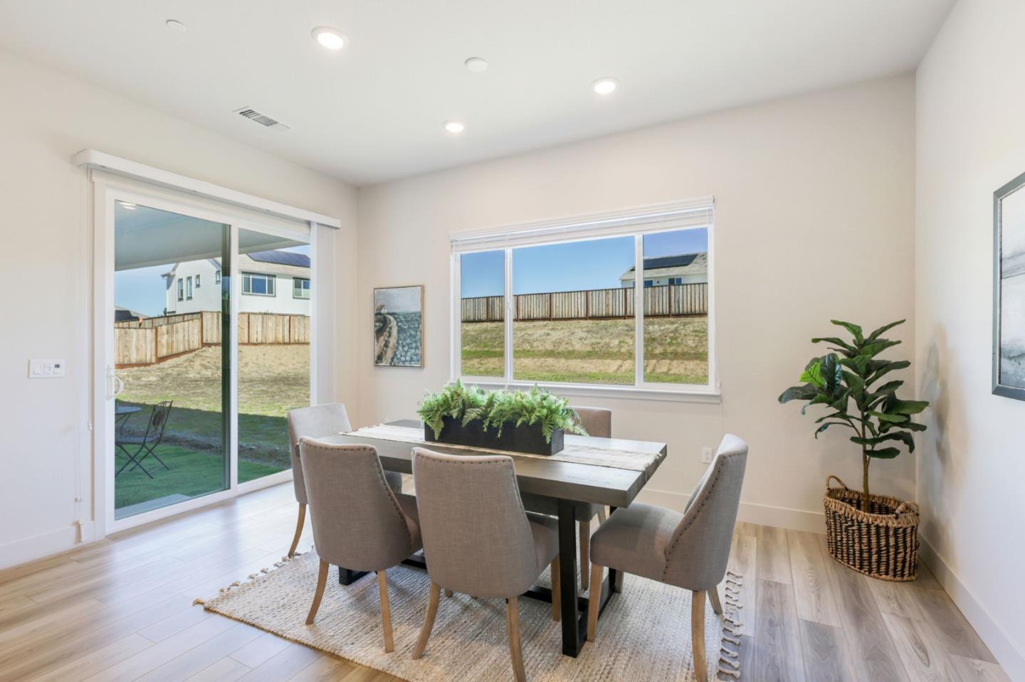 Detail Gallery Image 14 of 78 For 179 Luna Way, Hollister,  CA 95023 - 4 Beds | 2/1 Baths