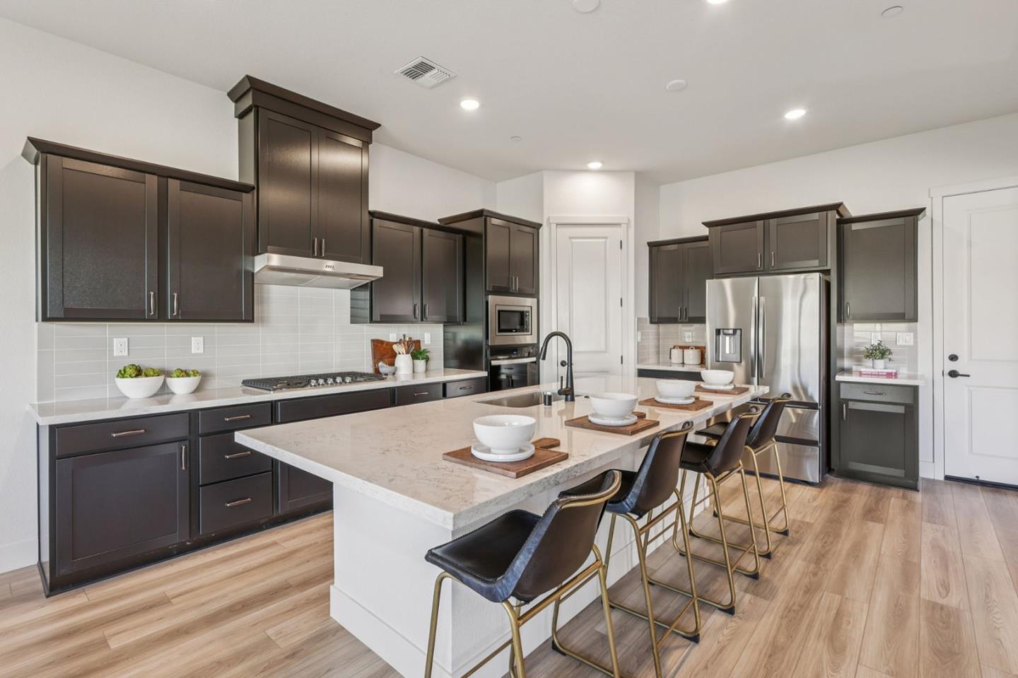 Detail Gallery Image 17 of 78 For 179 Luna Way, Hollister,  CA 95023 - 4 Beds | 2/1 Baths