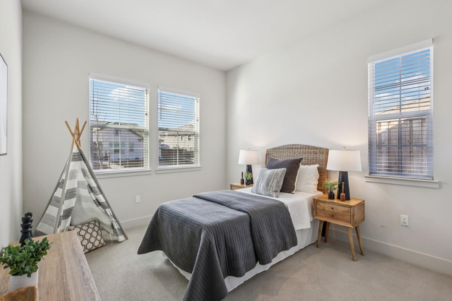 Detail Gallery Image 31 of 78 For 179 Luna Way, Hollister,  CA 95023 - 4 Beds | 2/1 Baths