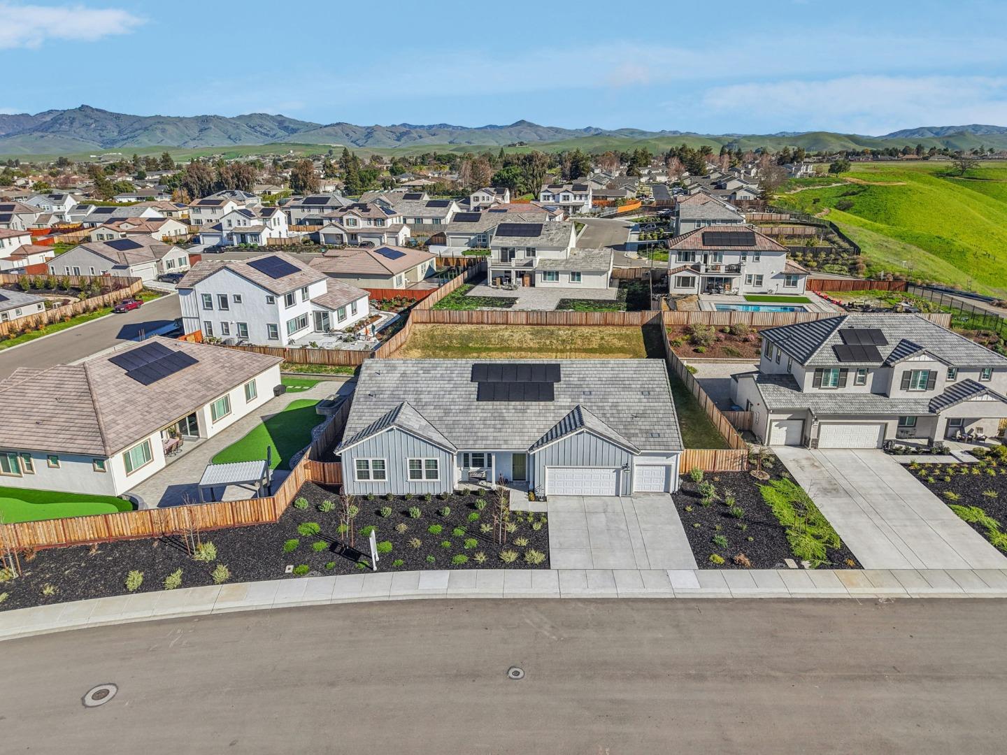 Detail Gallery Image 49 of 78 For 179 Luna Way, Hollister,  CA 95023 - 4 Beds | 2/1 Baths