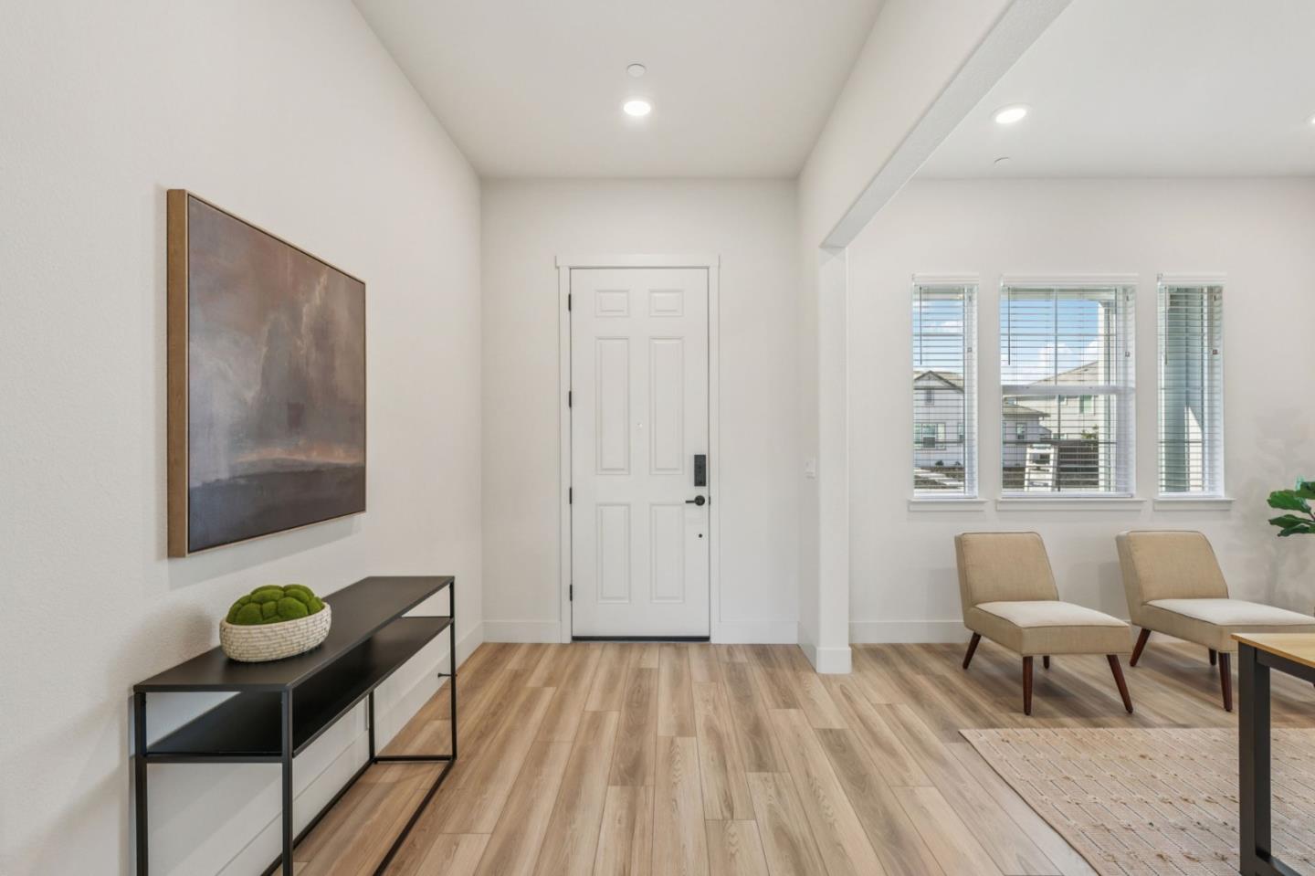 Detail Gallery Image 7 of 78 For 179 Luna Way, Hollister,  CA 95023 - 4 Beds | 2/1 Baths