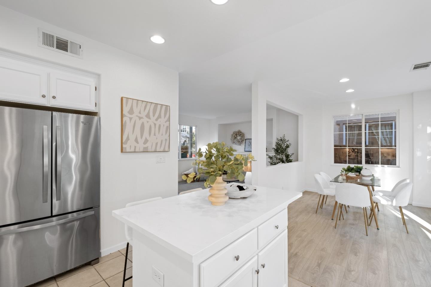 Detail Gallery Image 13 of 46 For 2144 Kingsbury Cir, Santa Clara,  CA 95054 - 4 Beds | 2/1 Baths