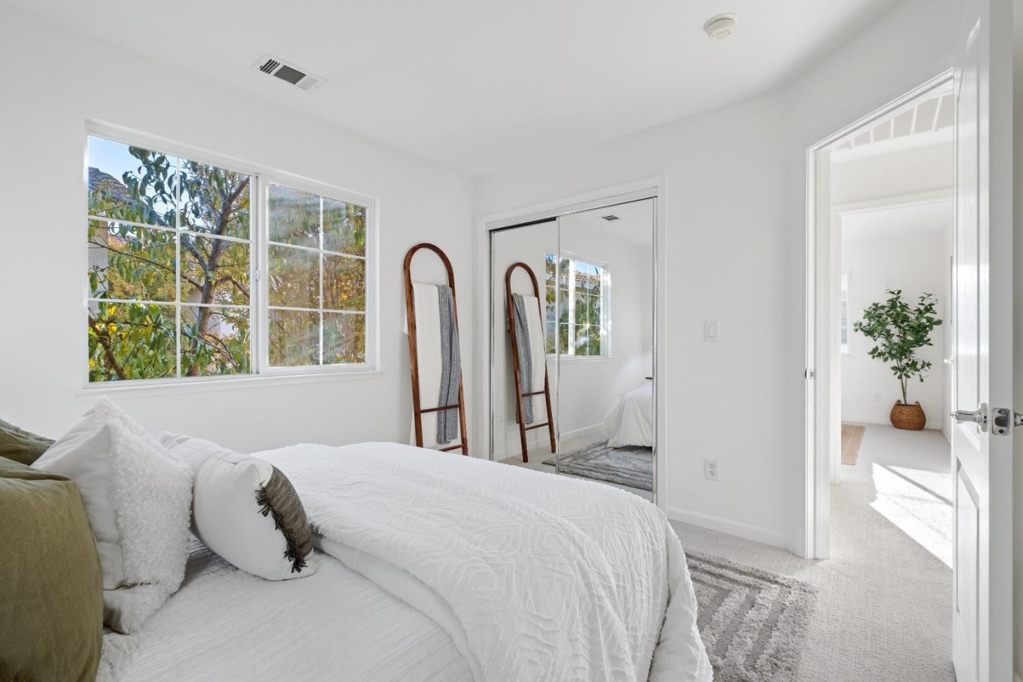 Detail Gallery Image 35 of 46 For 2144 Kingsbury Cir, Santa Clara,  CA 95054 - 4 Beds | 2/1 Baths