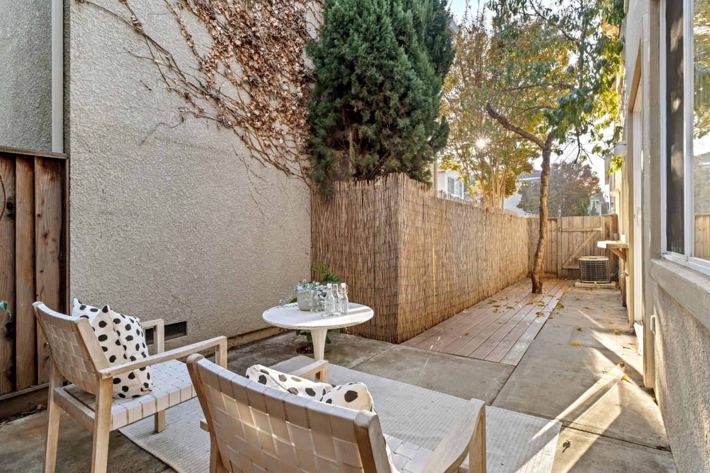 Detail Gallery Image 43 of 46 For 2144 Kingsbury Cir, Santa Clara,  CA 95054 - 4 Beds | 2/1 Baths