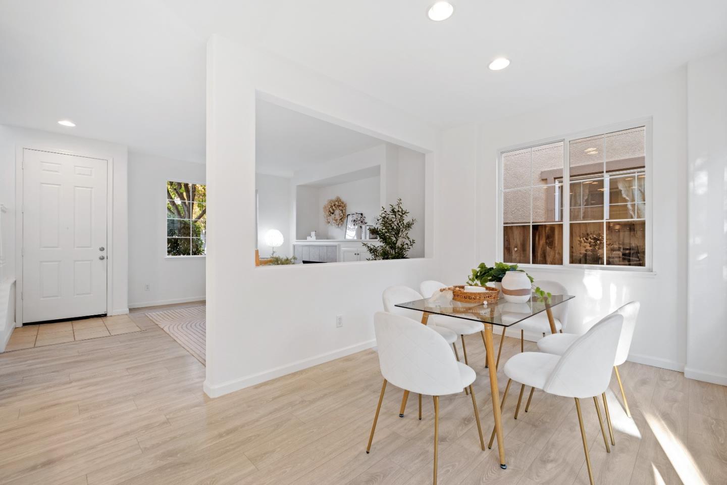 Detail Gallery Image 8 of 46 For 2144 Kingsbury Cir, Santa Clara,  CA 95054 - 4 Beds | 2/1 Baths