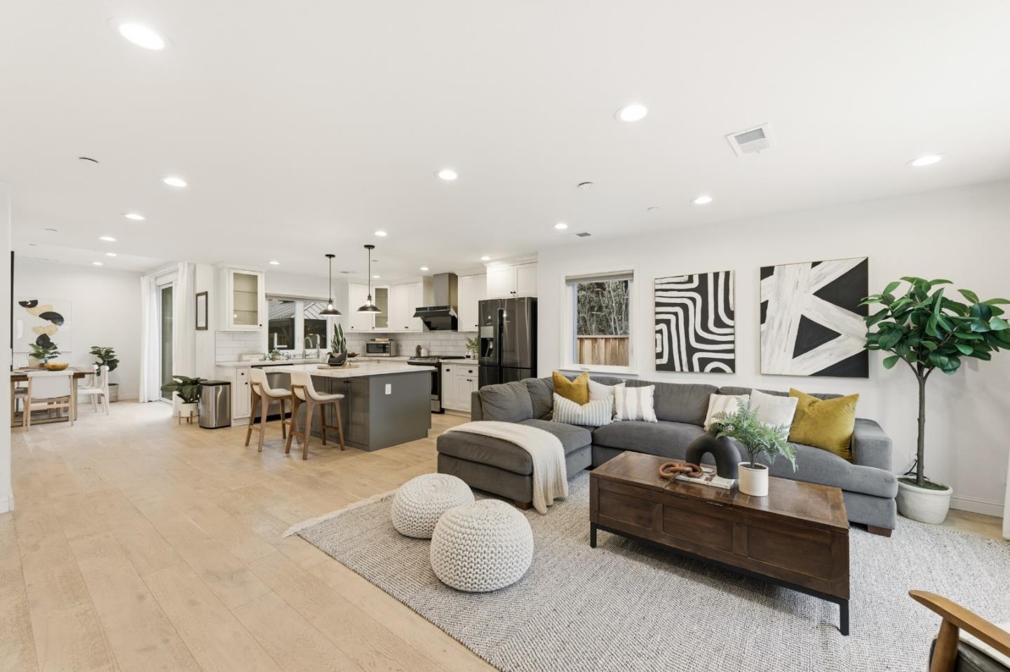 Detail Gallery Image 4 of 40 For 830 Birch Ave, Sunnyvale,  CA 94086 - 4 Beds | 3 Baths