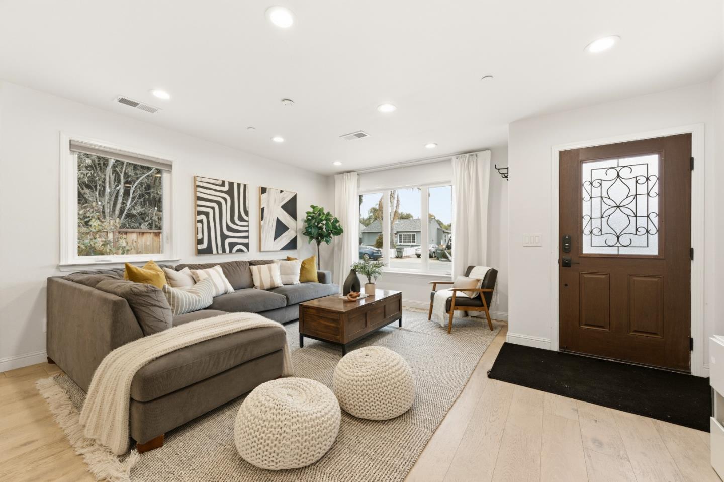 Detail Gallery Image 5 of 40 For 830 Birch Ave, Sunnyvale,  CA 94086 - 4 Beds | 3 Baths