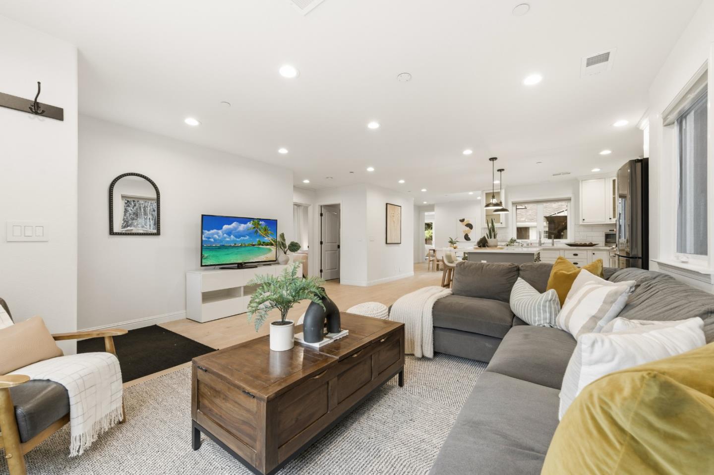 Detail Gallery Image 7 of 40 For 830 Birch Ave, Sunnyvale,  CA 94086 - 4 Beds | 3 Baths