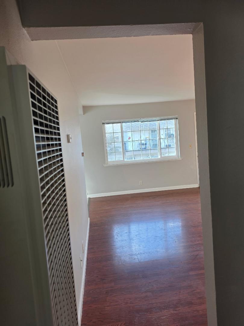 Detail Gallery Image 3 of 11 For 5745 Almaden Rd #D,  San Jose,  CA 95118 - 2 Beds | 1 Baths