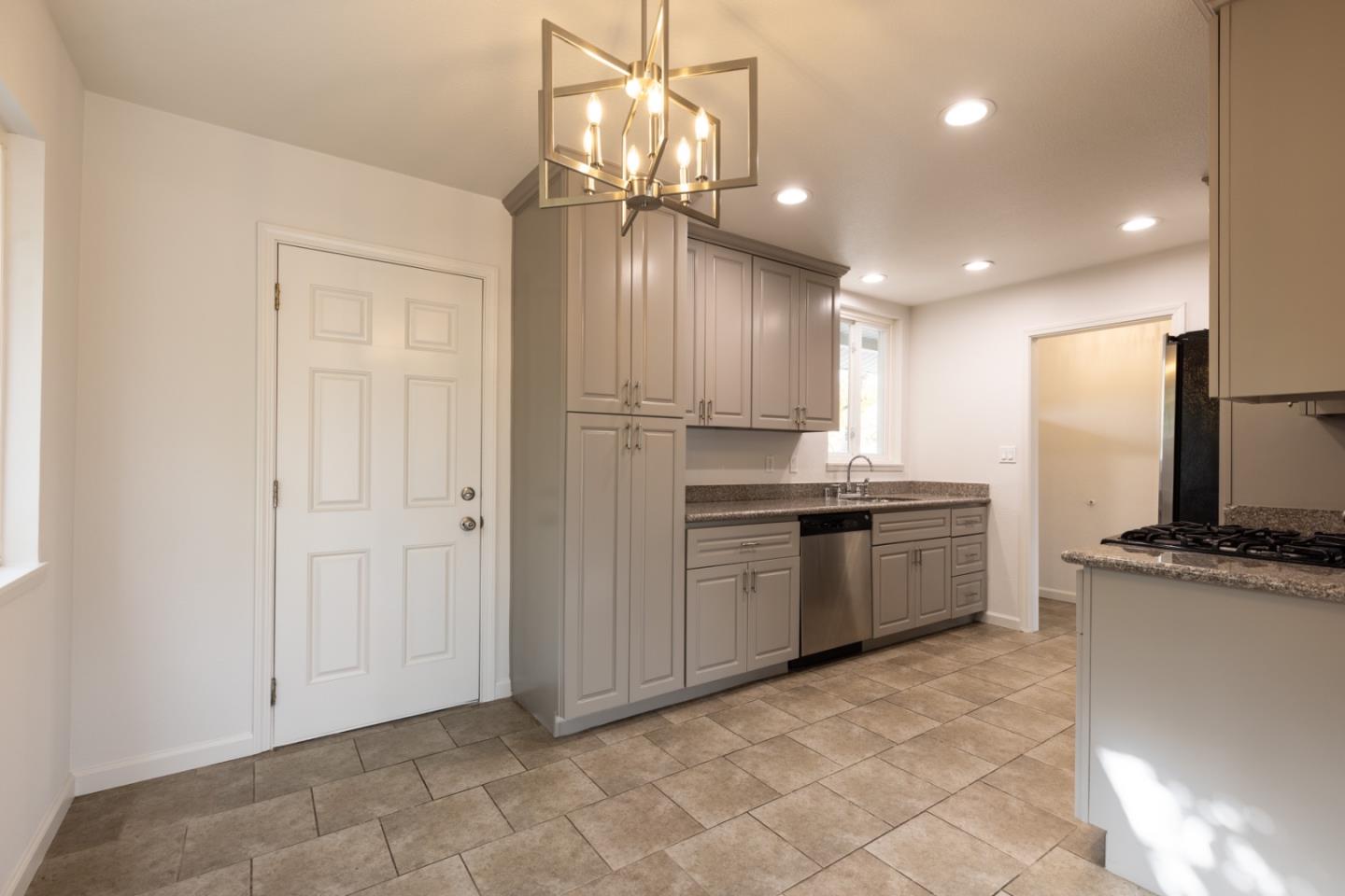 Detail Gallery Image 9 of 26 For 3140 Fitzpatrick Dr, Concord,  CA 94519 - 3 Beds | 2 Baths