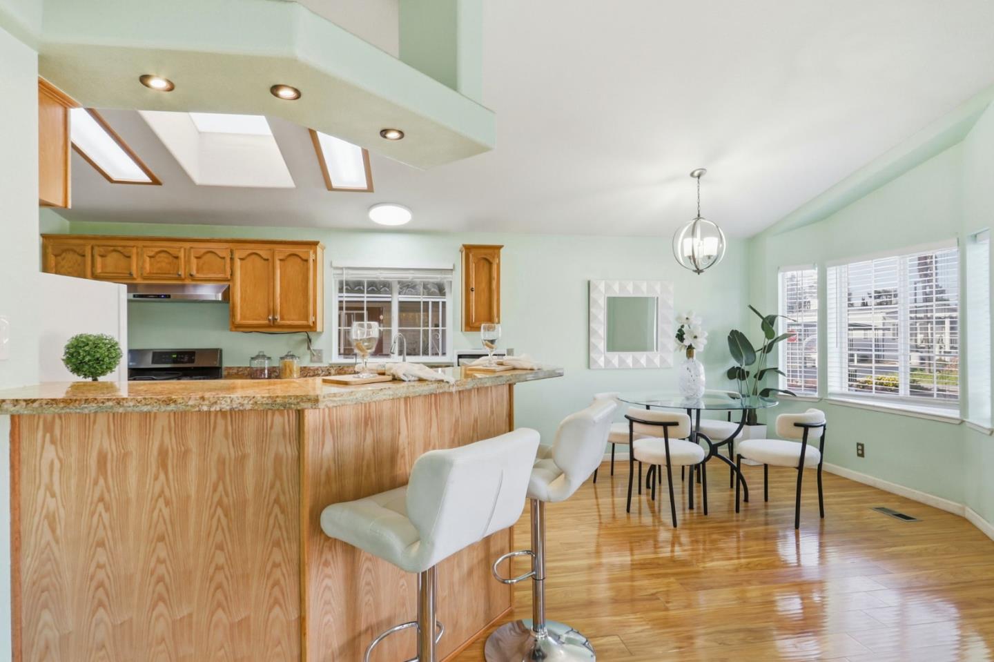 Detail Gallery Image 9 of 46 For 1520 E Capitol Expwy #103,  San Jose,  CA 95121 - 3 Beds | 2 Baths