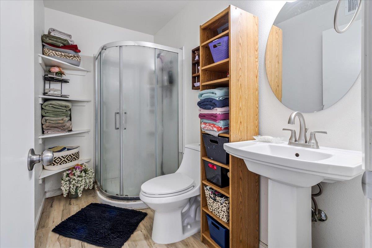 Detail Gallery Image 11 of 14 For 1607 Cuevas Cir, Salinas,  CA 93906 - 2 Beds | 1 Baths