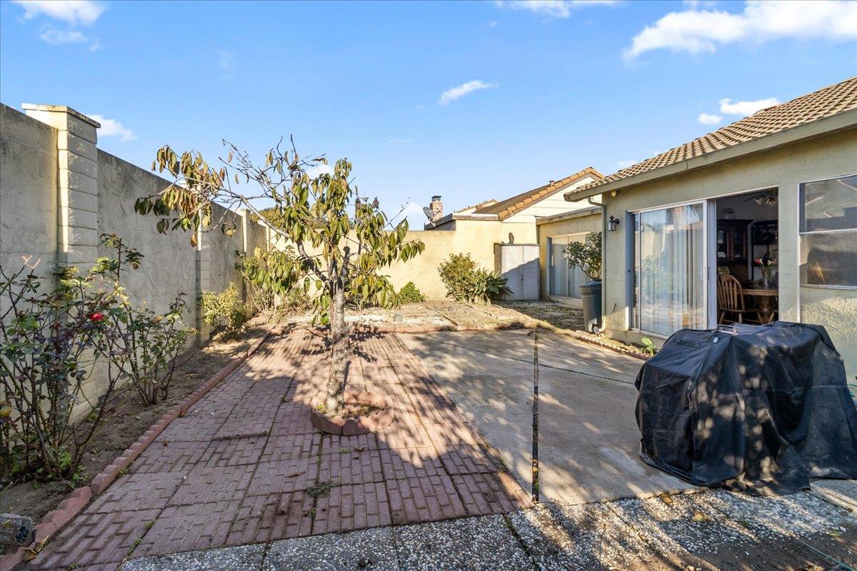 Detail Gallery Image 13 of 14 For 1607 Cuevas Cir, Salinas,  CA 93906 - 2 Beds | 1 Baths