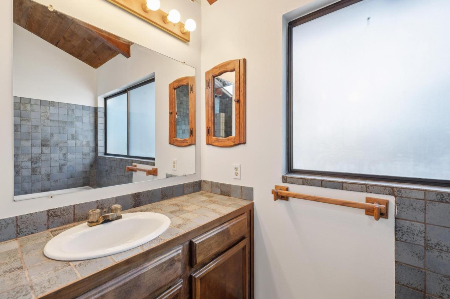 Detail Gallery Image 34 of 48 For 754 Vasques Dr, Half Moon Bay,  CA 94019 - 3 Beds | 2/1 Baths