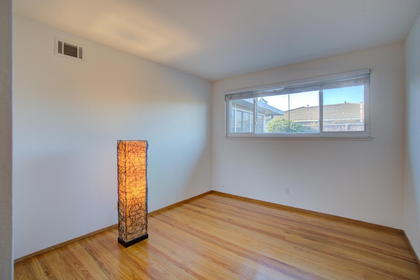 Detail Gallery Image 21 of 29 For 1679 Catalonia Way, San Jose,  CA 95125 - 3 Beds | 2 Baths