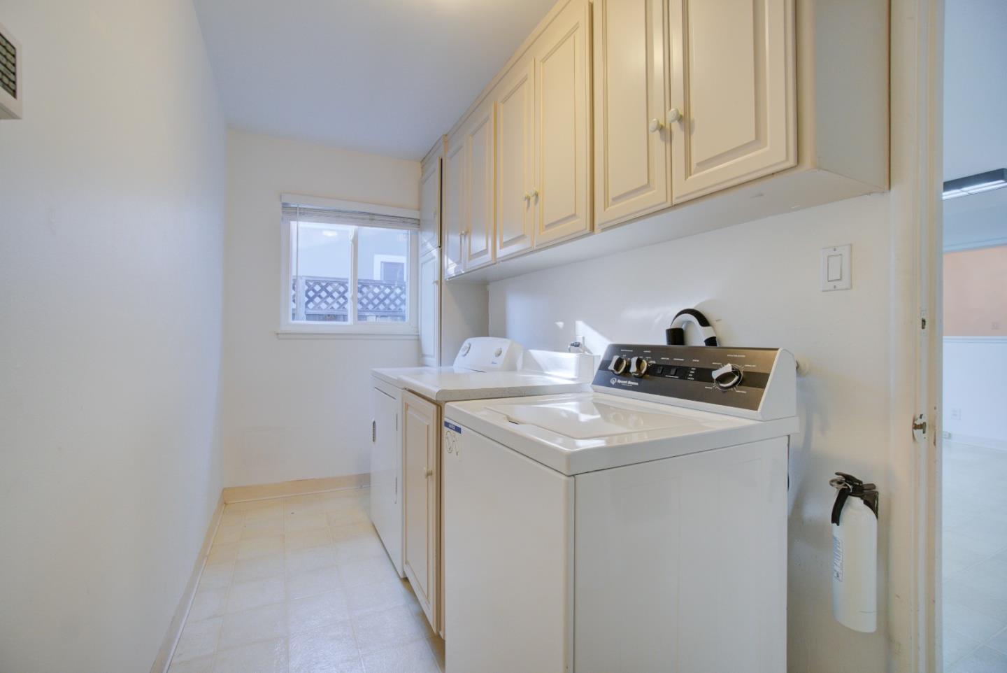 Detail Gallery Image 23 of 29 For 1679 Catalonia Way, San Jose,  CA 95125 - 3 Beds | 2 Baths