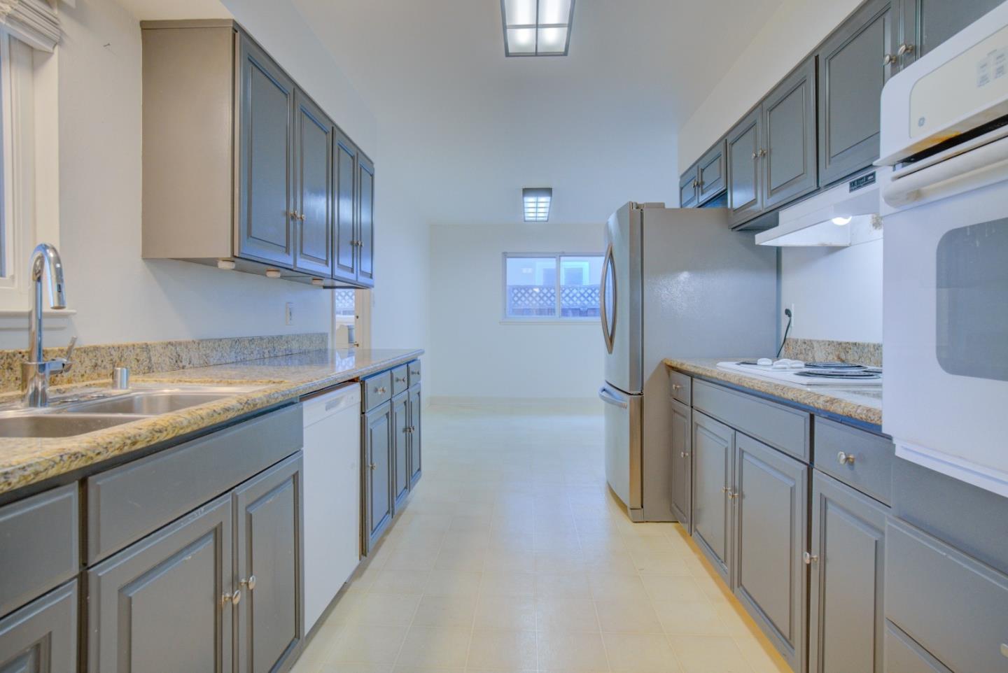 Detail Gallery Image 3 of 29 For 1679 Catalonia Way, San Jose,  CA 95125 - 3 Beds | 2 Baths