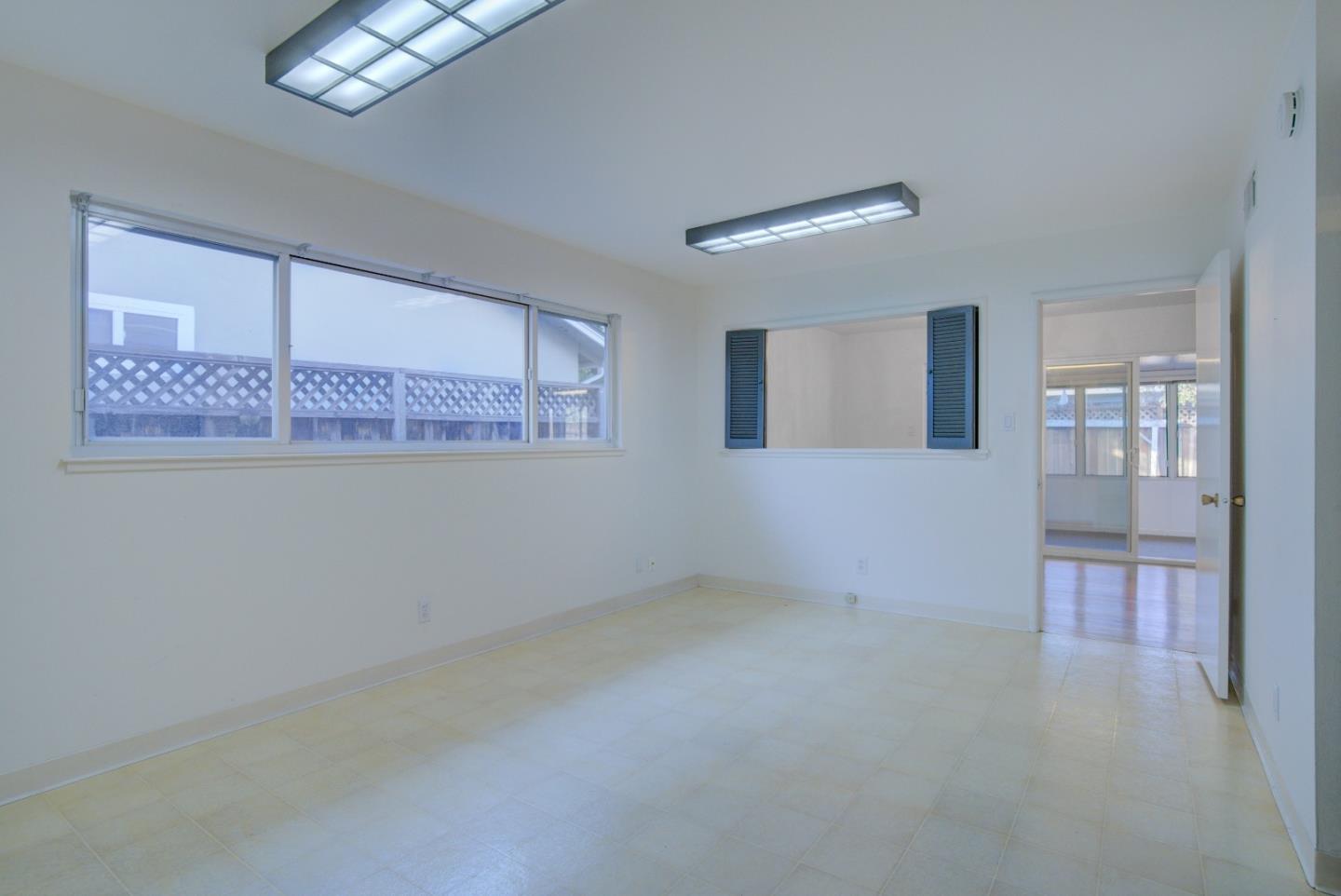 Detail Gallery Image 7 of 29 For 1679 Catalonia Way, San Jose,  CA 95125 - 3 Beds | 2 Baths