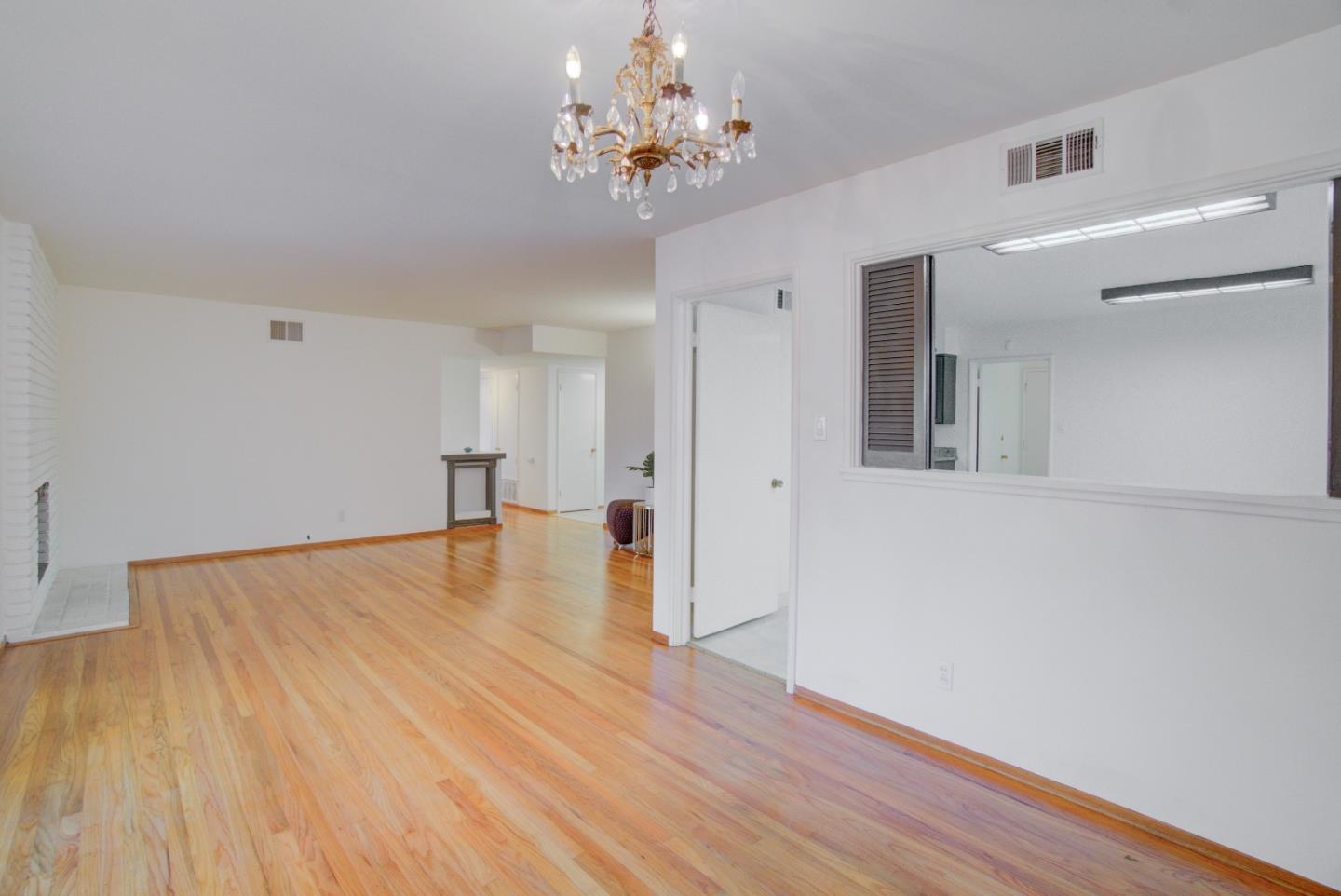 Detail Gallery Image 9 of 29 For 1679 Catalonia Way, San Jose,  CA 95125 - 3 Beds | 2 Baths