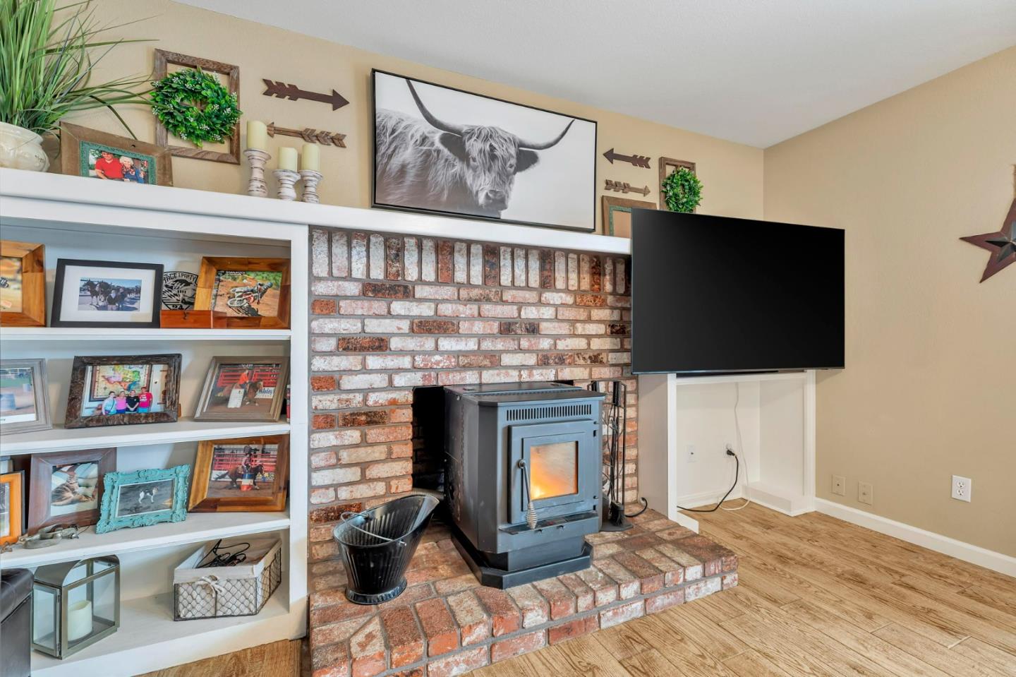 Detail Gallery Image 14 of 58 For 1951 Calistoga Dr, Hollister,  CA 95023 - 4 Beds | 2 Baths