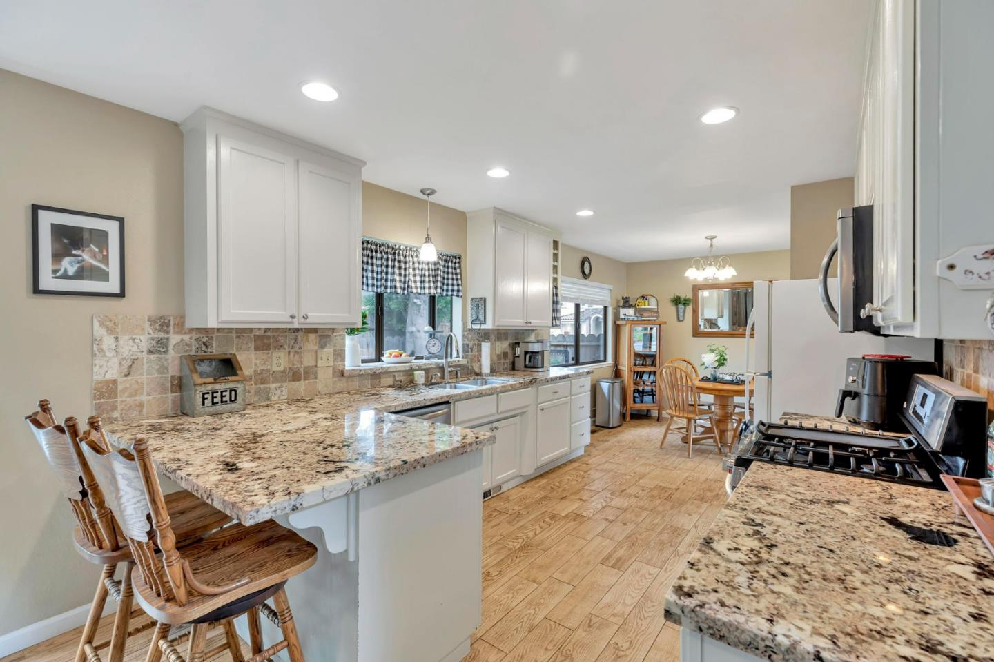 Detail Gallery Image 18 of 58 For 1951 Calistoga Dr, Hollister,  CA 95023 - 4 Beds | 2 Baths