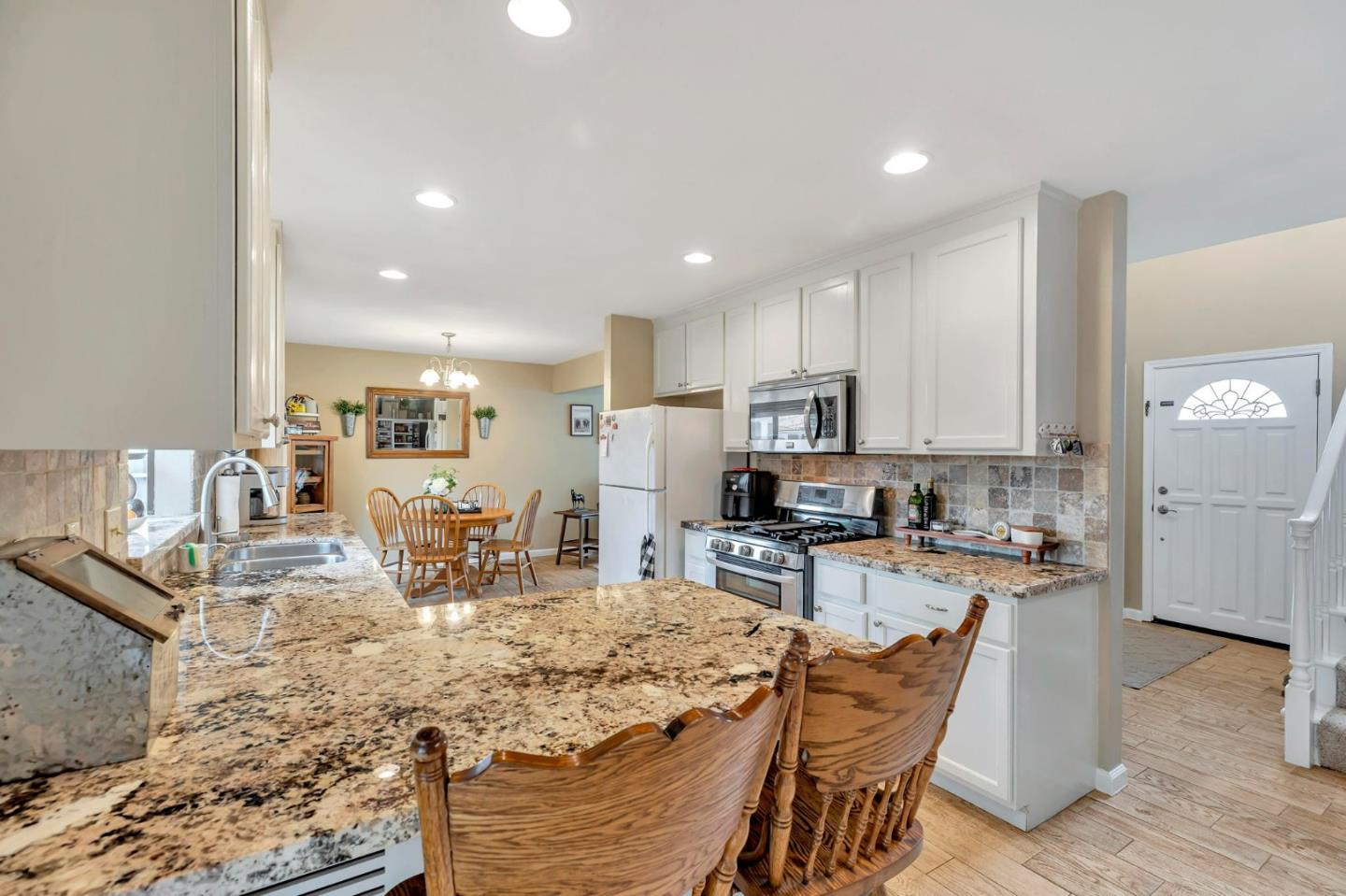 Detail Gallery Image 19 of 58 For 1951 Calistoga Dr, Hollister,  CA 95023 - 4 Beds | 2 Baths