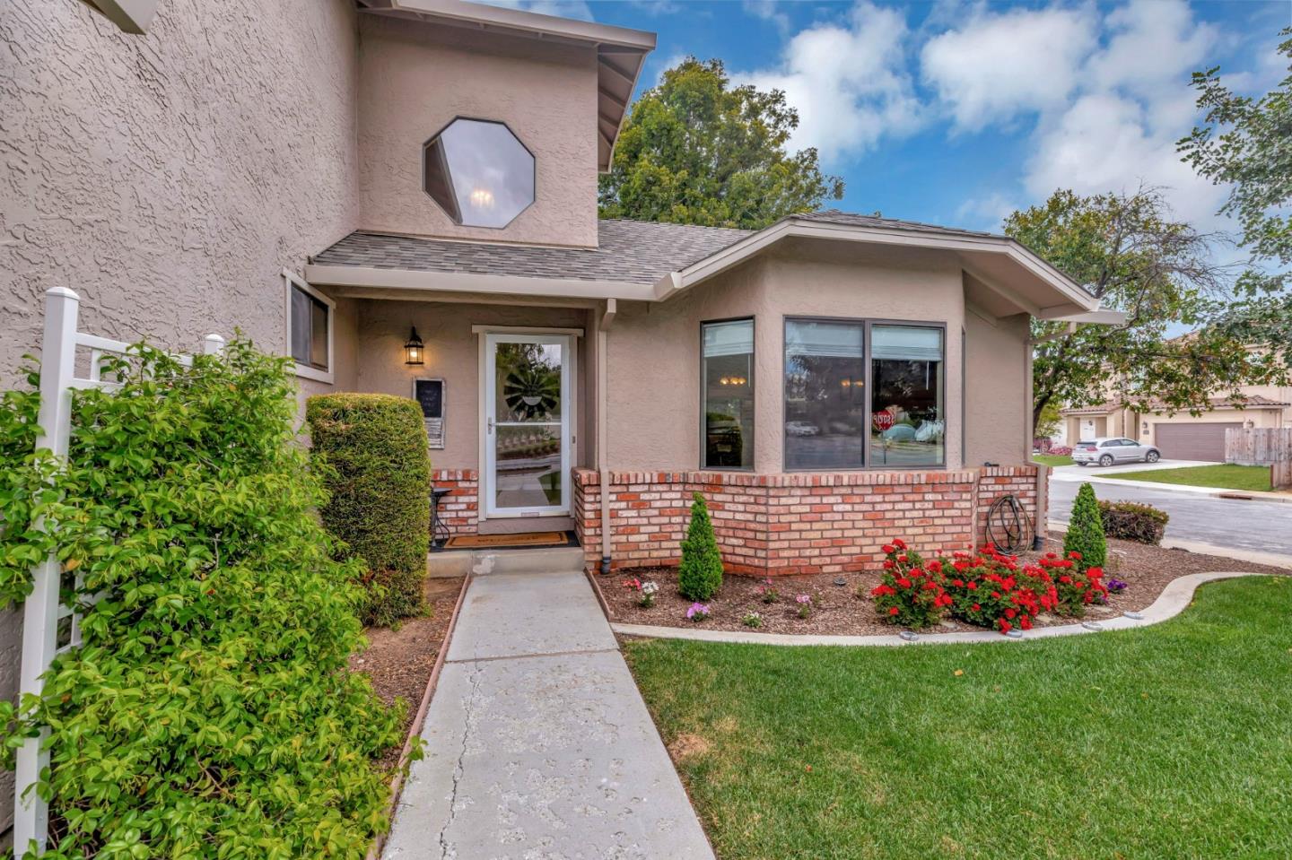 Detail Gallery Image 2 of 58 For 1951 Calistoga Dr, Hollister,  CA 95023 - 4 Beds | 2 Baths