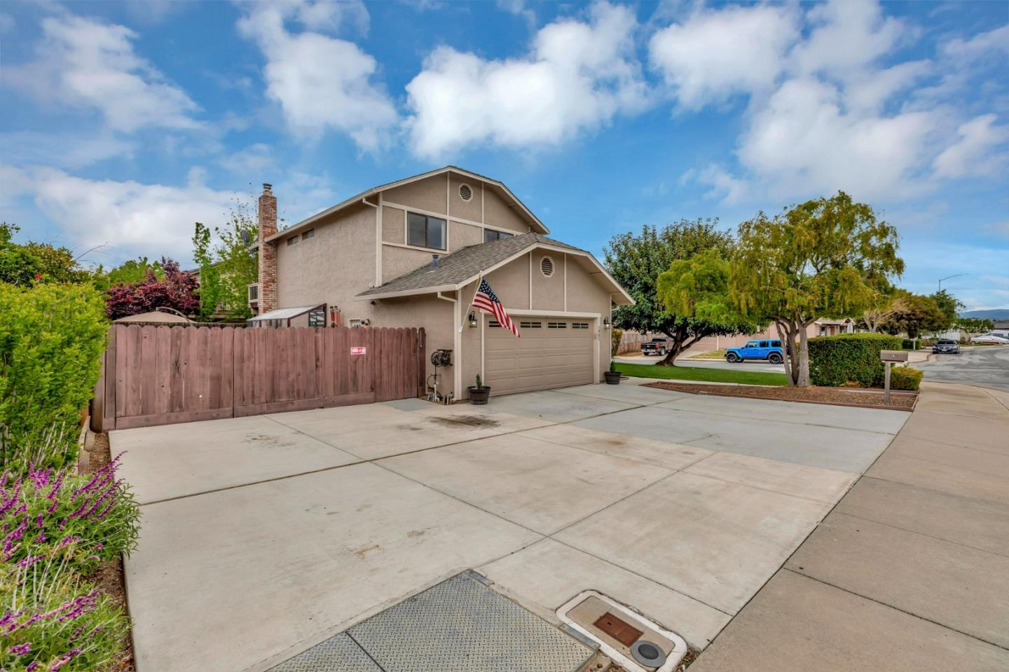 Detail Gallery Image 3 of 58 For 1951 Calistoga Dr, Hollister,  CA 95023 - 4 Beds | 2 Baths