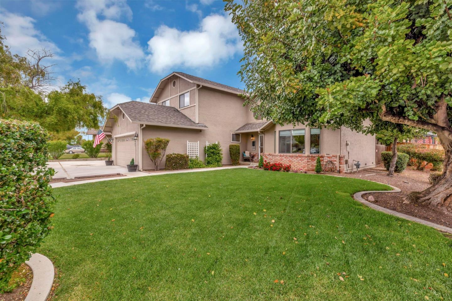 Detail Gallery Image 4 of 58 For 1951 Calistoga Dr, Hollister,  CA 95023 - 4 Beds | 2 Baths