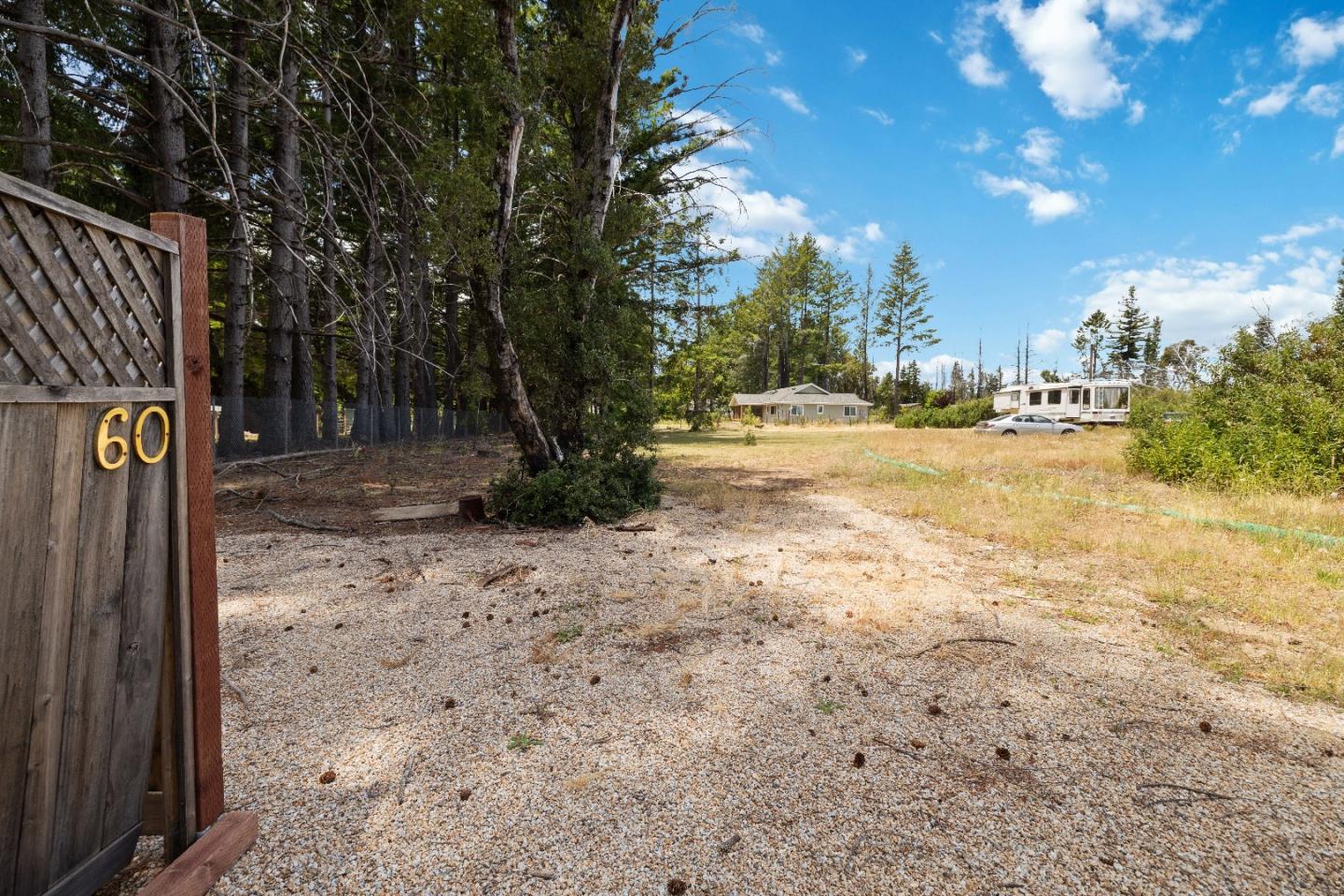 Detail Gallery Image 11 of 19 For 60 Braemoor Dr, Santa Cruz,  CA 95060 - – Beds | – Baths