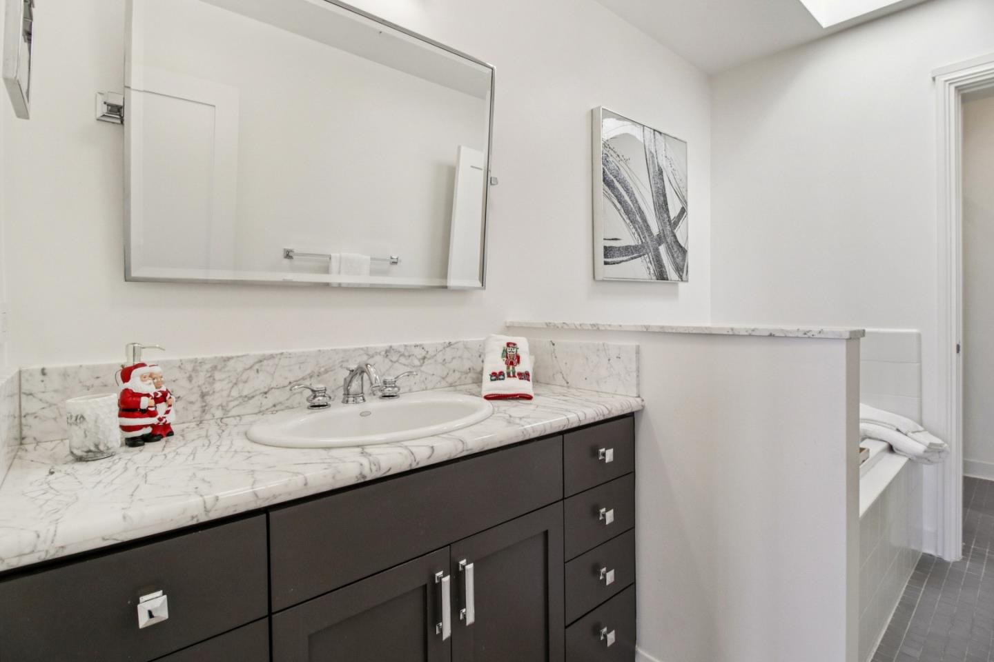 Detail Gallery Image 25 of 54 For 356 Santana Row #319,  San Jose,  CA 95128 - 3 Beds | 3/1 Baths