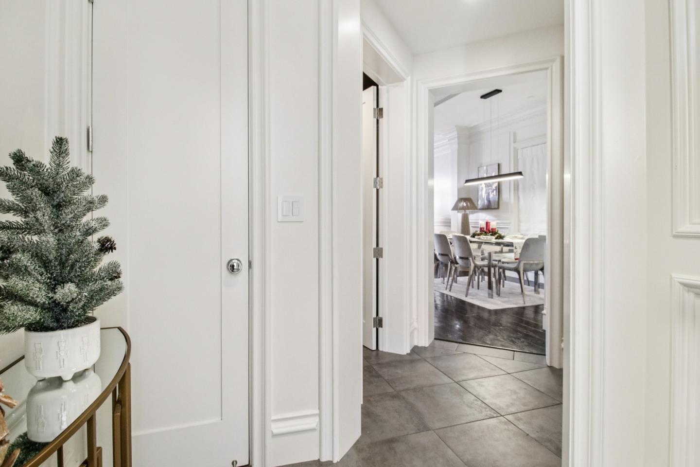 Detail Gallery Image 4 of 54 For 356 Santana Row #319,  San Jose,  CA 95128 - 3 Beds | 3/1 Baths