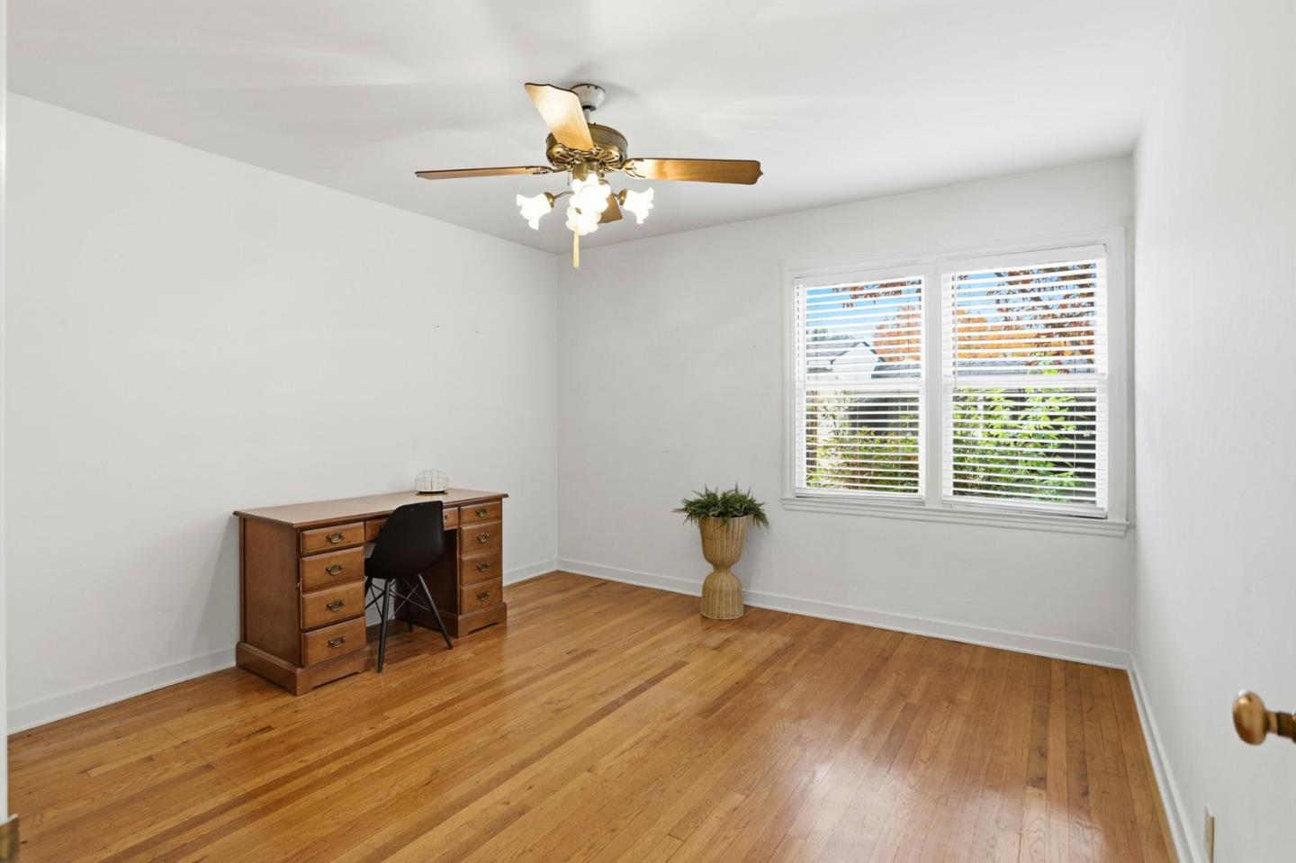 Detail Gallery Image 13 of 34 For 680 N Winchester Blvd, Santa Clara,  CA 95050 - 3 Beds | 1/1 Baths