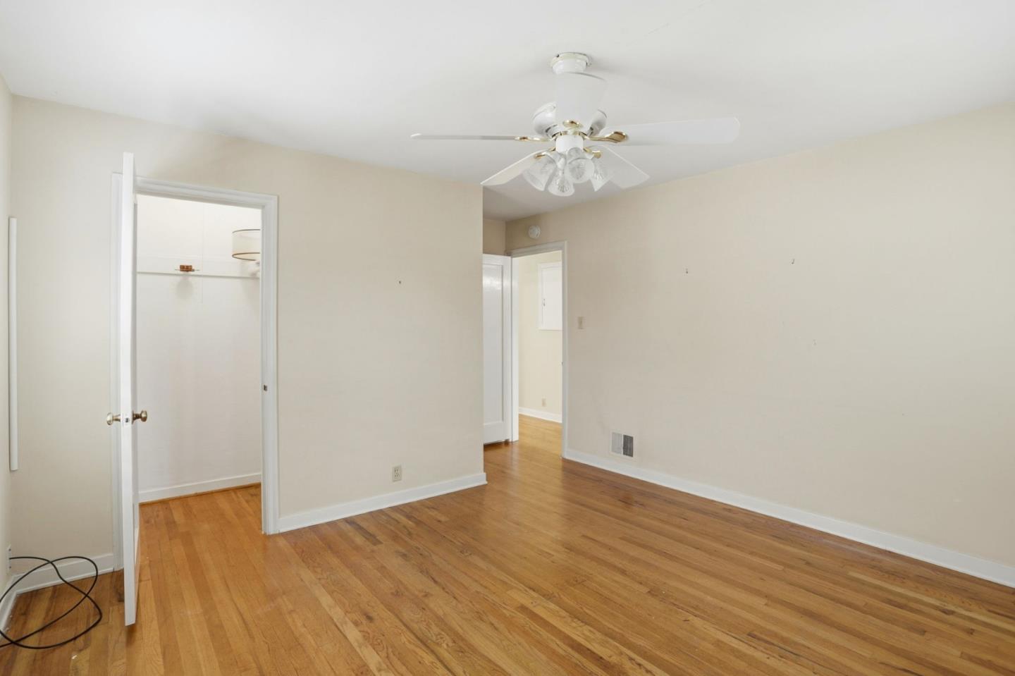 Detail Gallery Image 16 of 34 For 680 N Winchester Blvd, Santa Clara,  CA 95050 - 3 Beds | 1/1 Baths