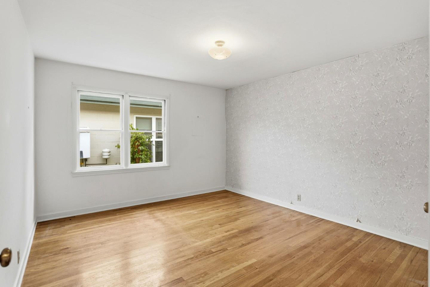 Detail Gallery Image 17 of 34 For 680 N Winchester Blvd, Santa Clara,  CA 95050 - 3 Beds | 1/1 Baths