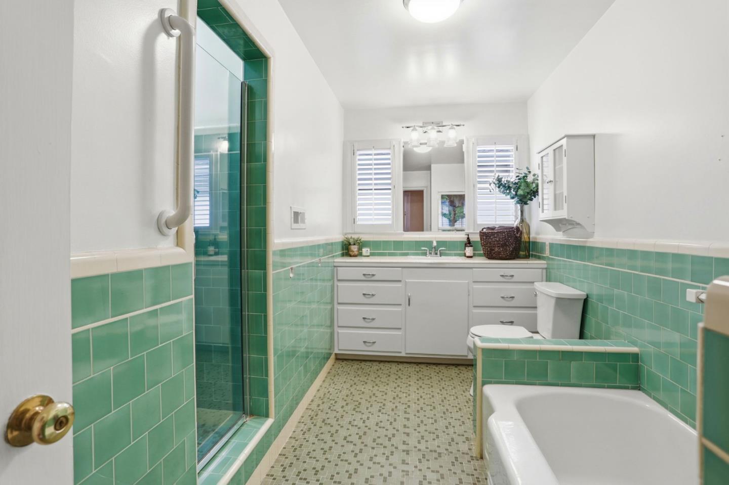 Detail Gallery Image 19 of 34 For 680 N Winchester Blvd, Santa Clara,  CA 95050 - 3 Beds | 1/1 Baths