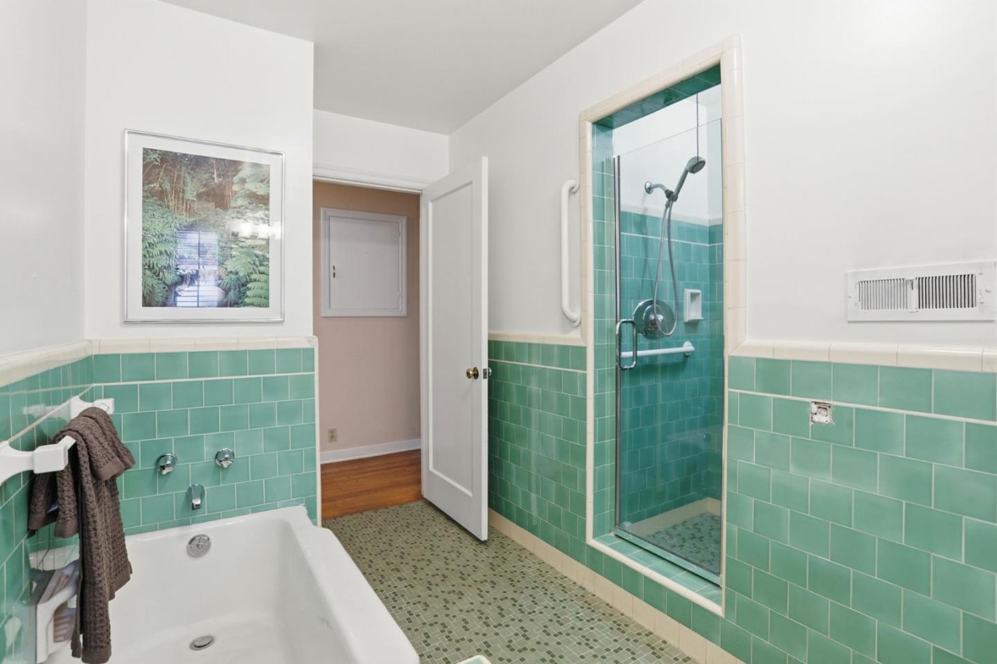 Detail Gallery Image 20 of 34 For 680 N Winchester Blvd, Santa Clara,  CA 95050 - 3 Beds | 1/1 Baths