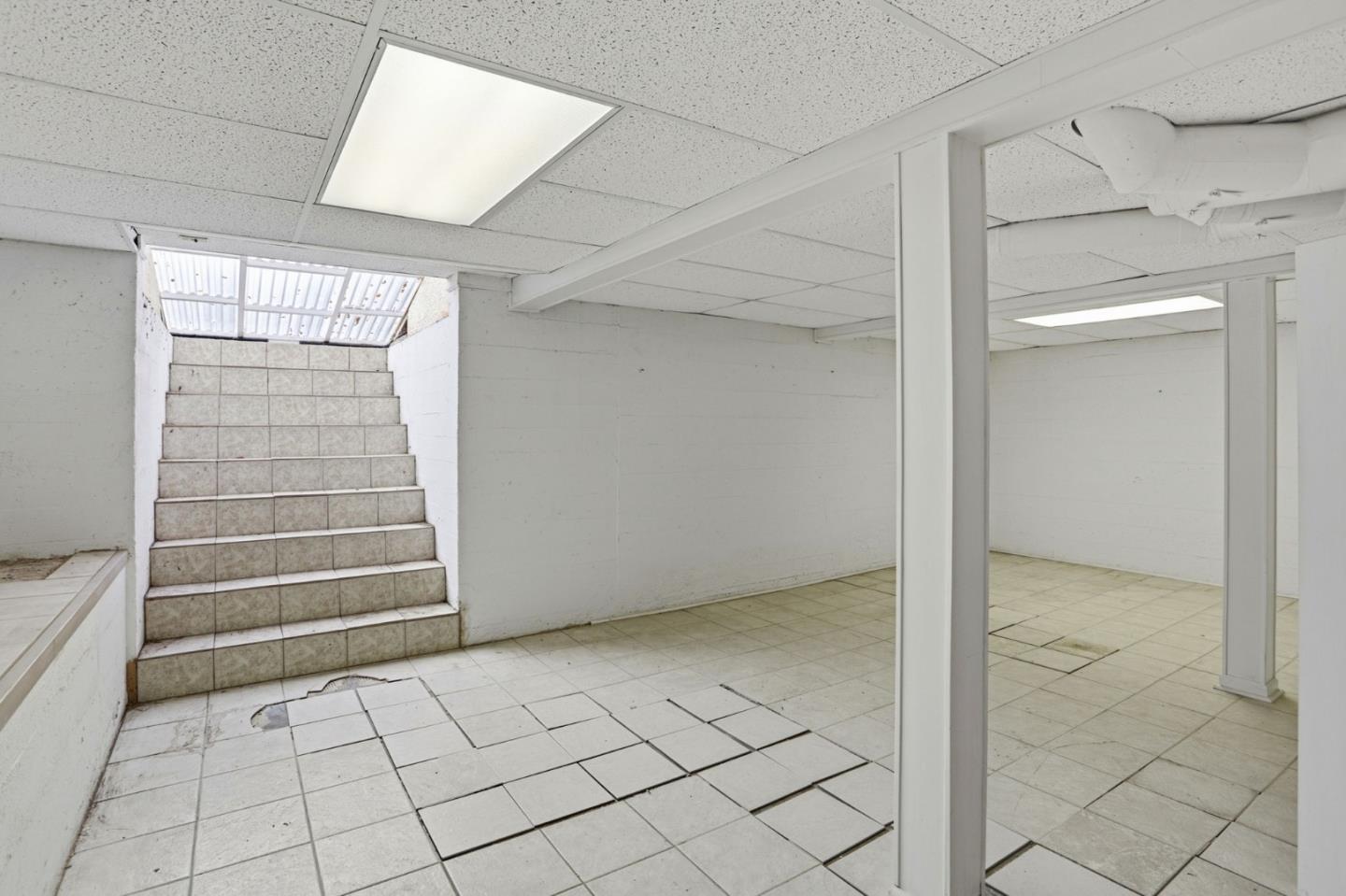 Detail Gallery Image 24 of 34 For 680 N Winchester Blvd, Santa Clara,  CA 95050 - 3 Beds | 1/1 Baths