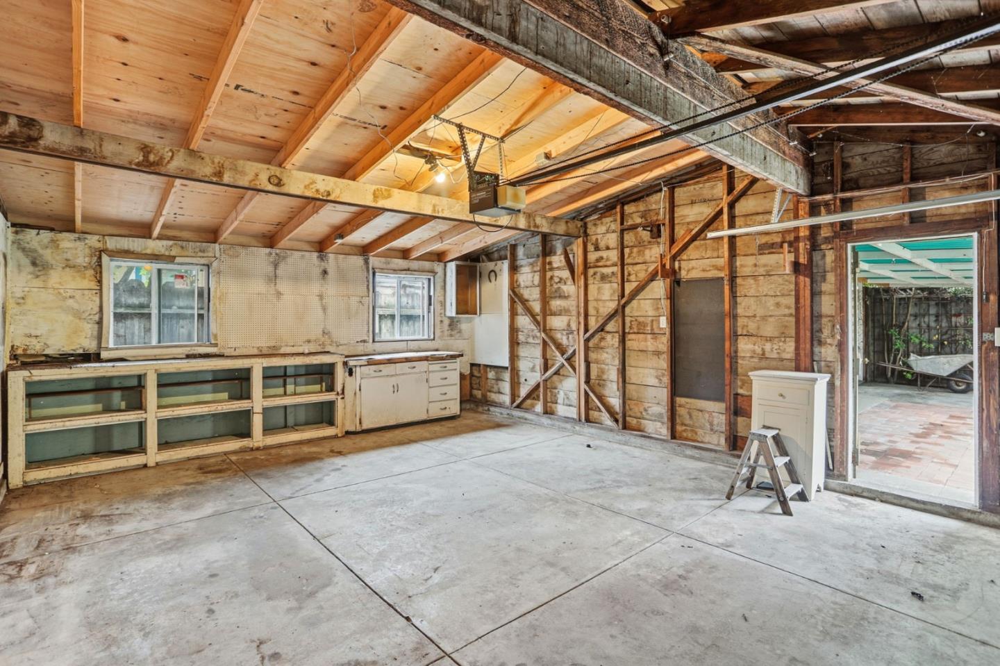 Detail Gallery Image 27 of 34 For 680 N Winchester Blvd, Santa Clara,  CA 95050 - 3 Beds | 1/1 Baths