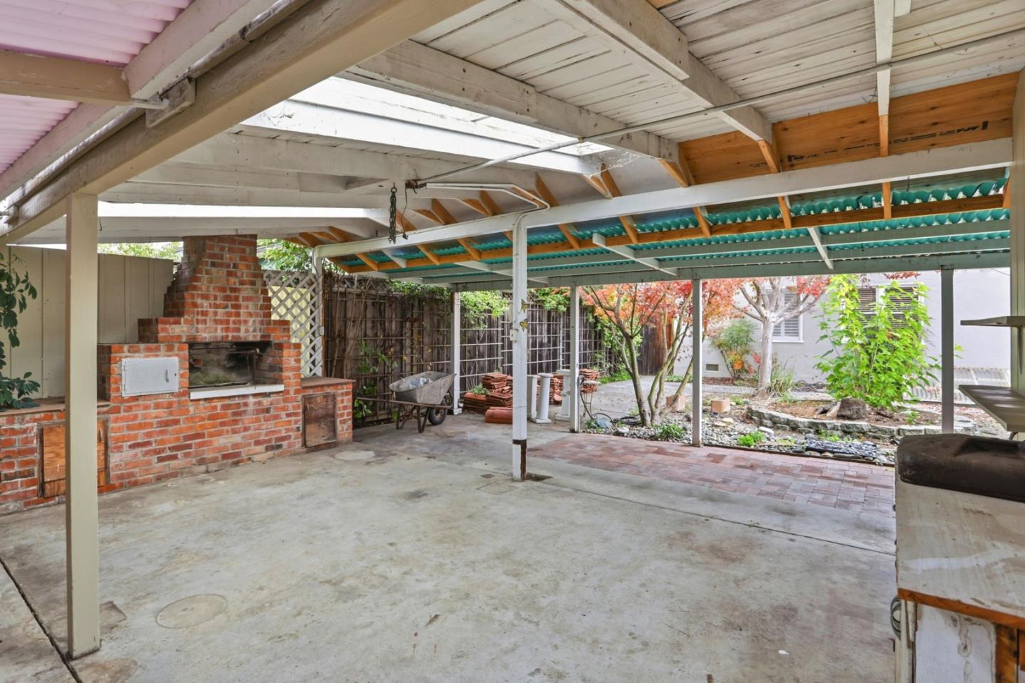 Detail Gallery Image 30 of 34 For 680 N Winchester Blvd, Santa Clara,  CA 95050 - 3 Beds | 1/1 Baths