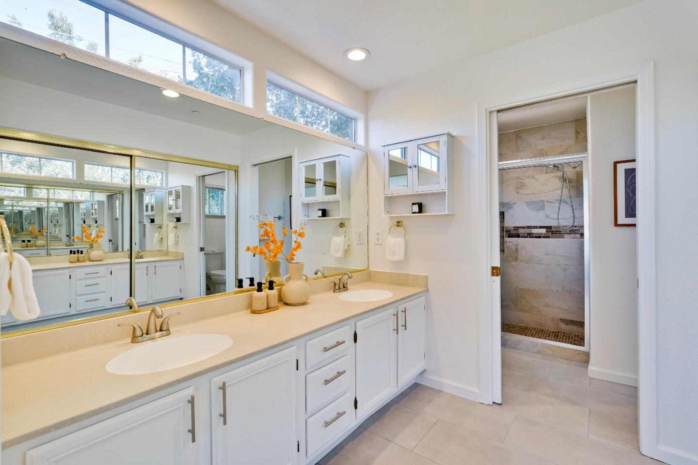 Detail Gallery Image 13 of 28 For 827 Creekside Pl, Santa Clara,  CA 95051 - 3 Beds | 2/1 Baths