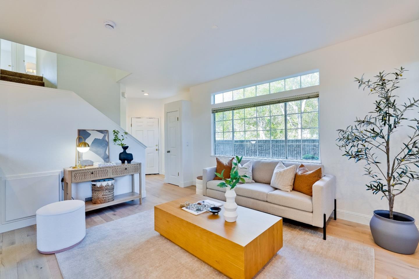 Detail Gallery Image 2 of 28 For 827 Creekside Pl, Santa Clara,  CA 95051 - 3 Beds | 2/1 Baths