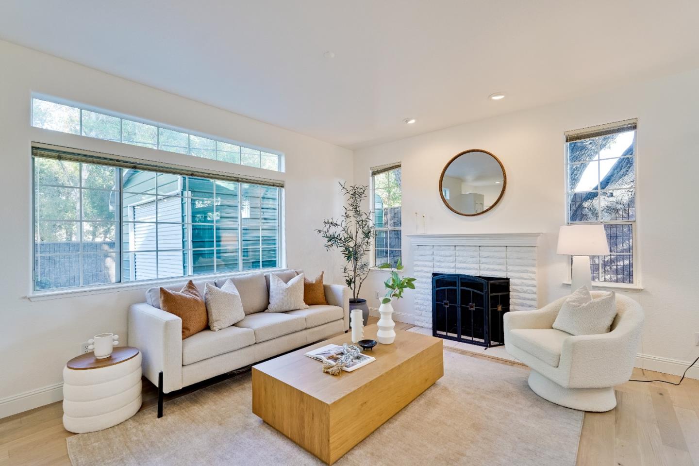 Detail Gallery Image 3 of 28 For 827 Creekside Pl, Santa Clara,  CA 95051 - 3 Beds | 2/1 Baths