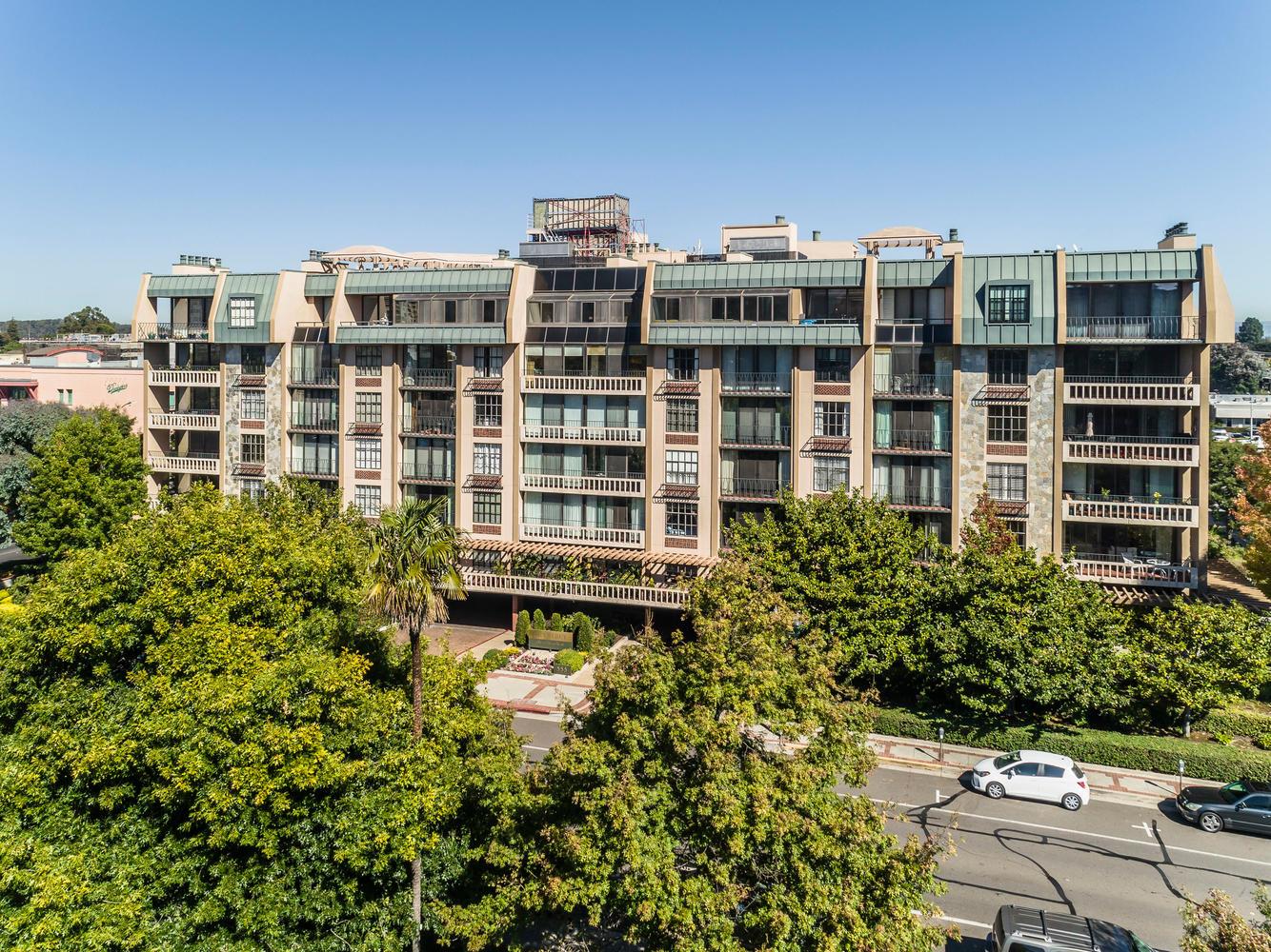 Detail Gallery Image 2 of 9 For 555 Laurel Ave #518,  San Mateo,  CA 94401 - 2 Beds | 2 Baths